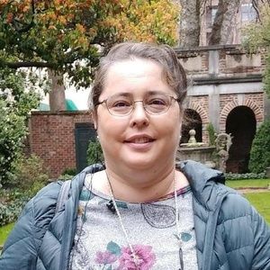 Meet your Posher, Esther